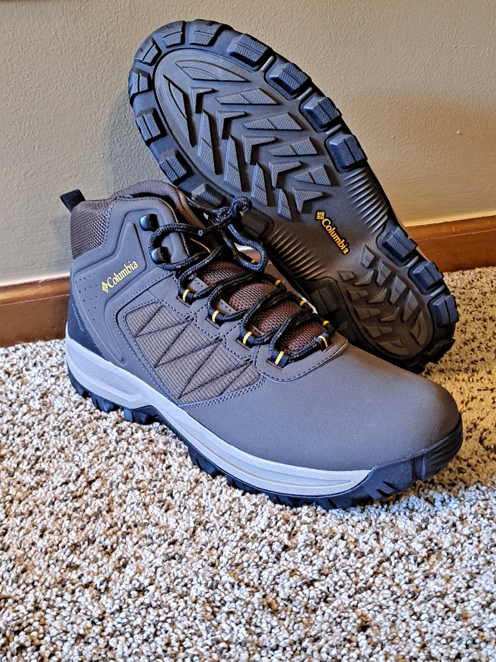 Columbia Transverse Waterproof Men's Brown & Black Hiking Boots Size 12 Wide